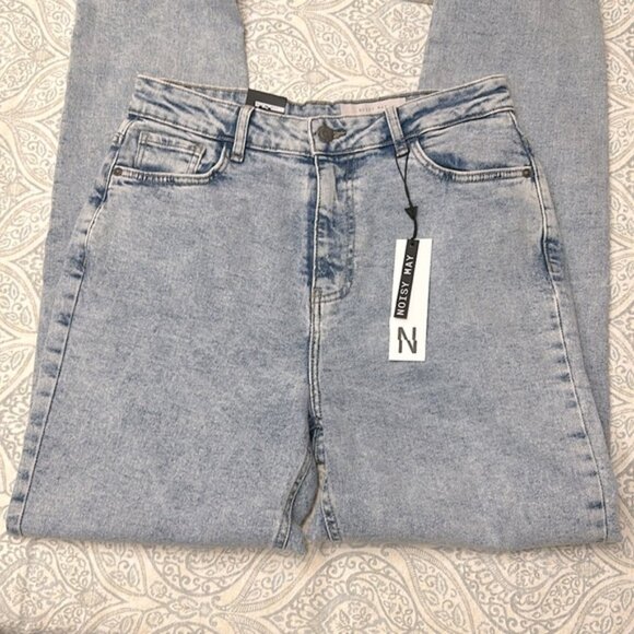 NOISY Straight Mom Jeans - Picture 6 of 7